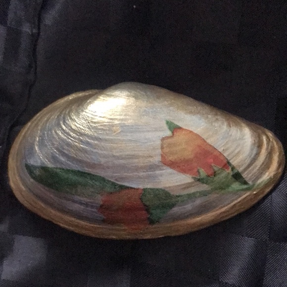 Hand painted, decoupage shells - Picture 3 of 4